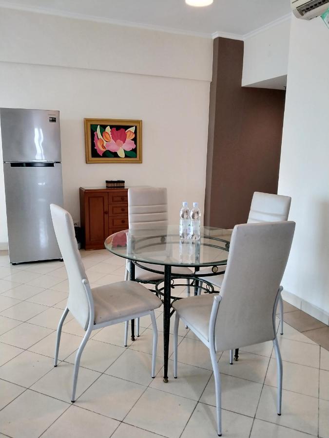 Apartemen Puncak Marina Сурабая Екстер'єр фото