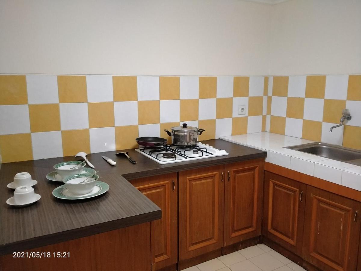 Apartemen Puncak Marina Сурабая Екстер'єр фото